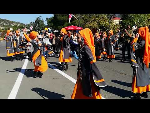 ქუჩაში ნაცეკვი ულამაზესი აჭარული - AMAZING street dancers in Mtskheta (Georgia)